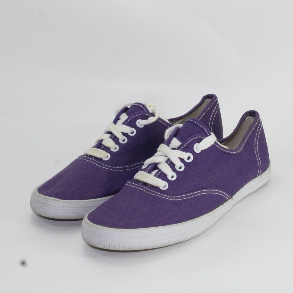 City Triangles Tennis shoes. Size 8